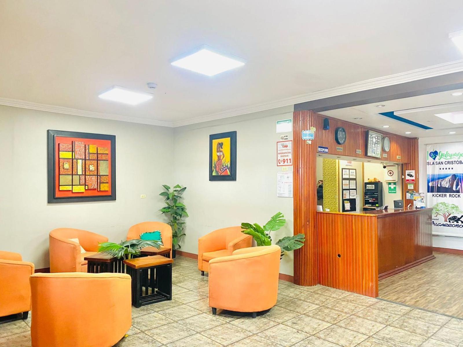 פוארטו בקריסו מורנו Hotel Los Algarrobos מראה חיצוני תמונה