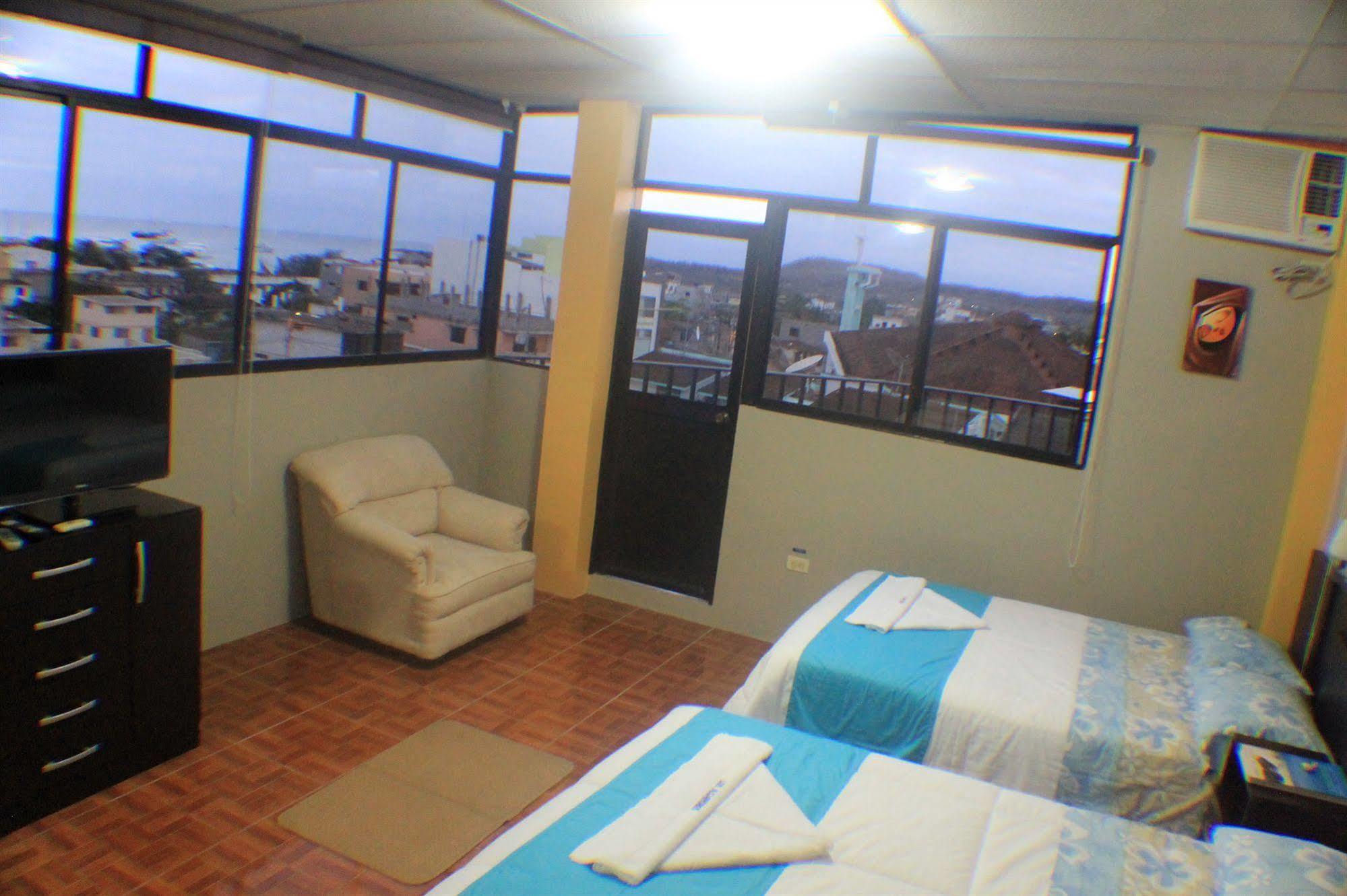 פוארטו בקריסו מורנו Hotel Los Algarrobos מראה חיצוני תמונה